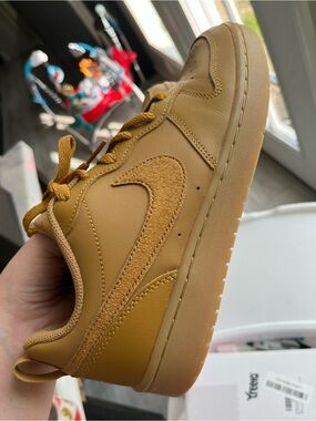 Nike Court Borough Low Wheat Gum Tan Monochrome BQ5448-700 Size 7Y Women’s 8.5